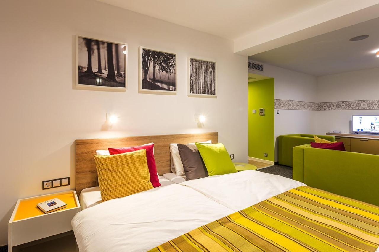 Hotel Compliment Trjavna Eksteriør bilde