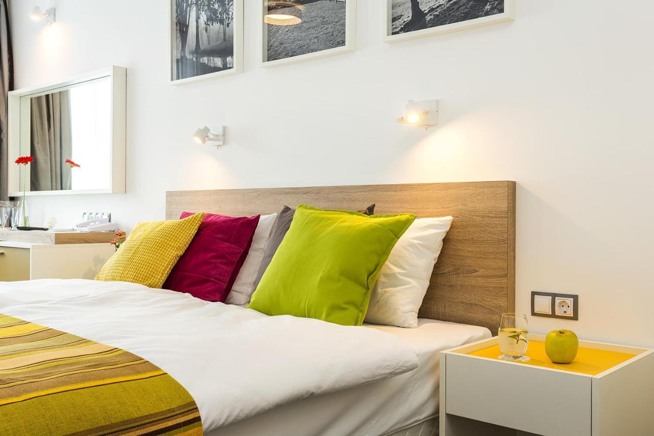 Hotel Compliment Trjavna Eksteriør bilde