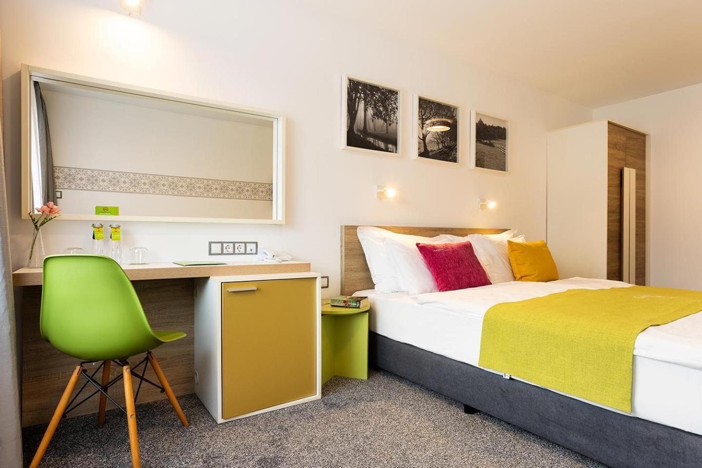 Hotel Compliment Trjavna Eksteriør bilde