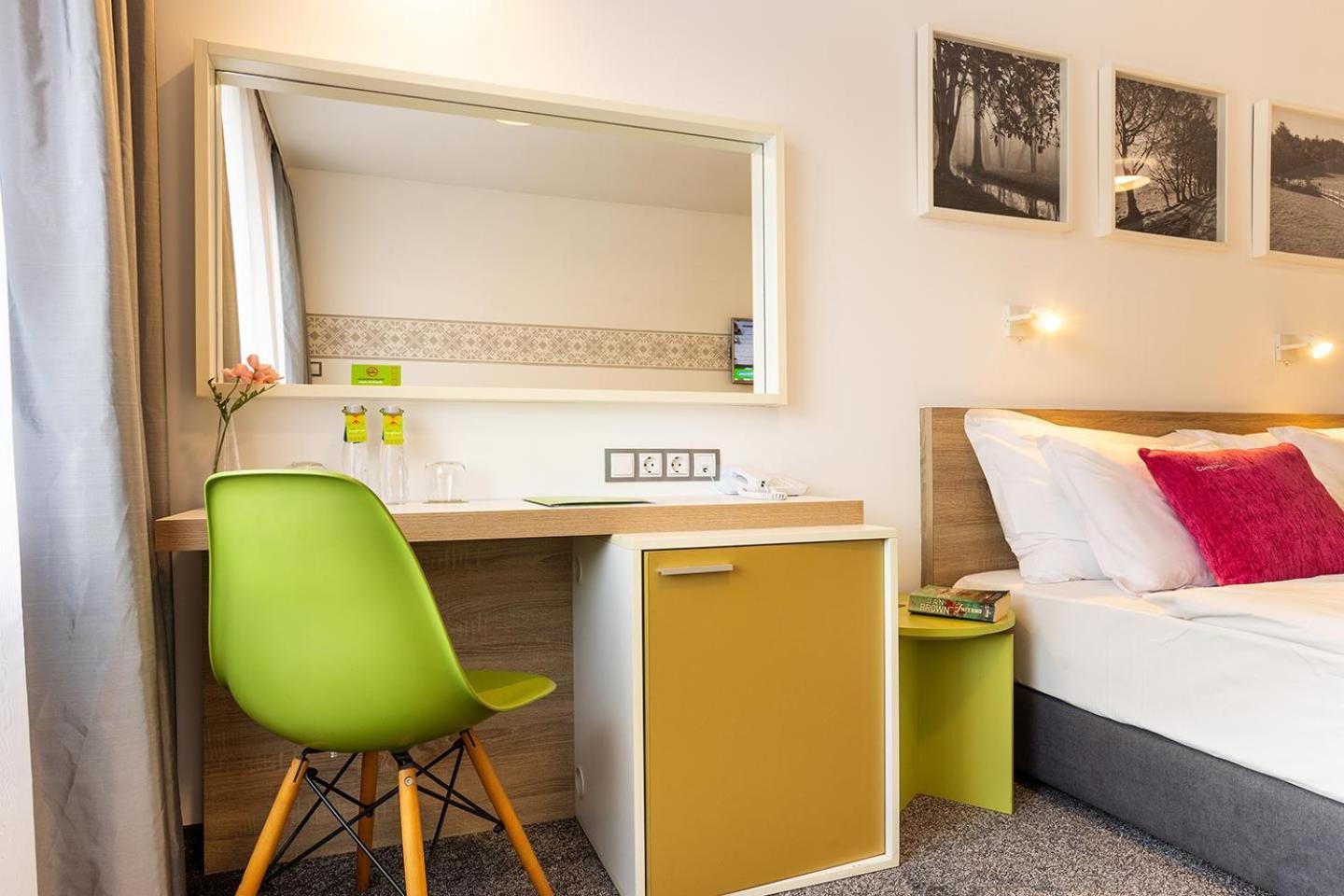 Hotel Compliment Trjavna Eksteriør bilde