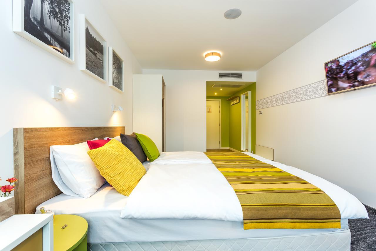 Hotel Compliment Trjavna Eksteriør bilde